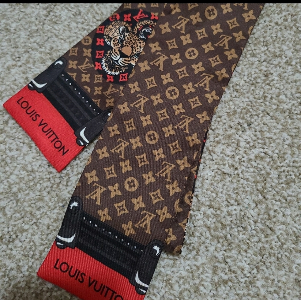 Louis Vuitton Brown and Red Monogram Scarf - Picture 3 of 5